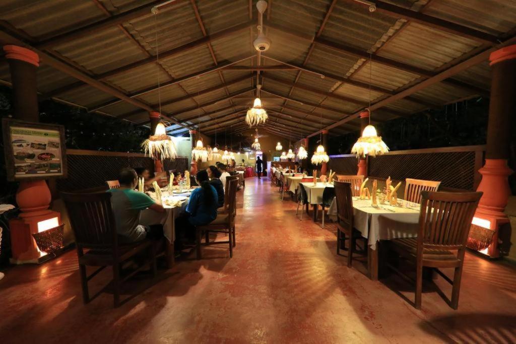 Sundaras Resort Ltd Dambulla Bagian luar foto